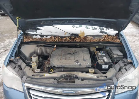 2012 Chrysler Town & Country Touring from USA, damaged, VIN 2C4RC1BG9CR158328